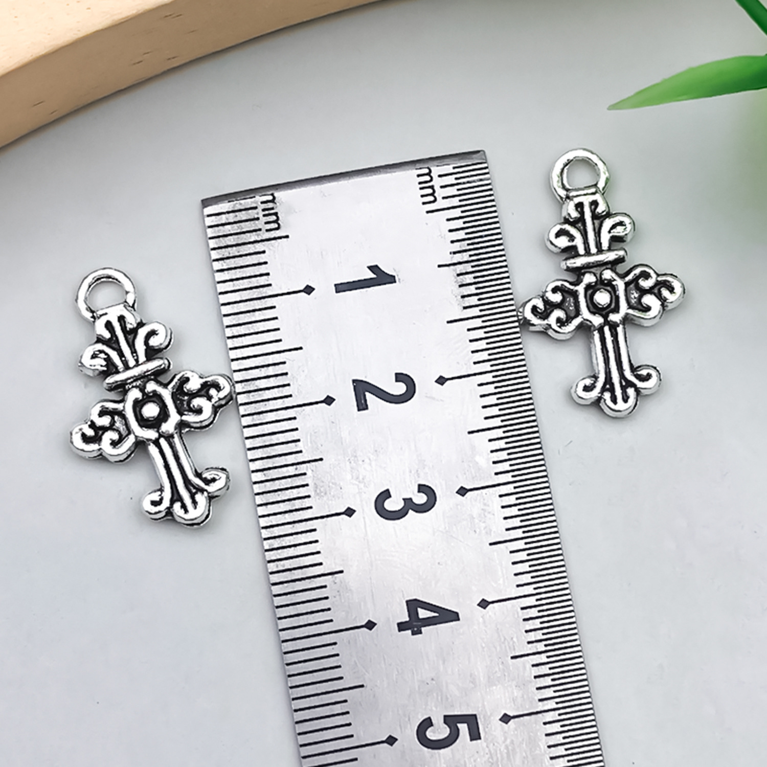 1 ancient silver cross 25x15mm-1.47g-22333