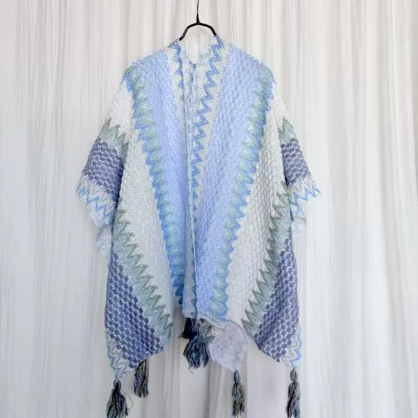 Knitted cape cape cardigan coat women's autumn and winter hanging ball thick Lijiang ethnic style knitted striped cape