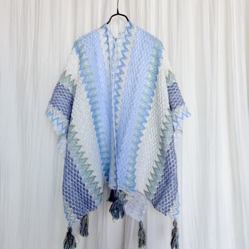Knitted cape cape cardigan coat women's autumn and winter hanging ball thick Lijiang ethnic style knitted striped cape