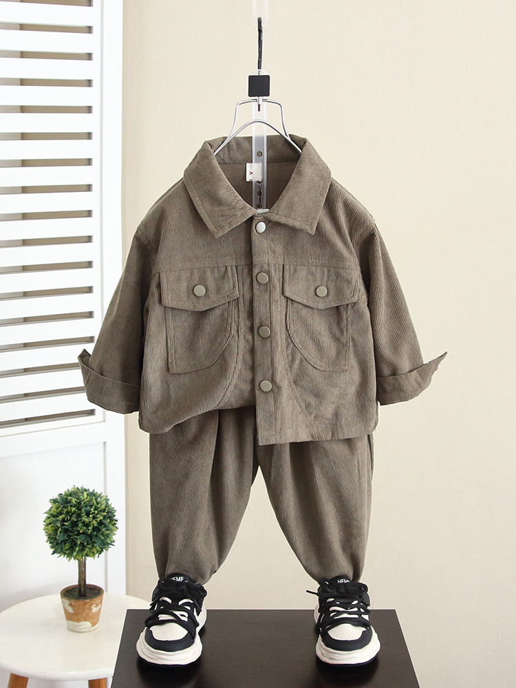 5818 Traje de niño 2025 otoño nuevo traje de dos piezas de pana para bebé pequeño y mediano traje de dos piezas para chico guapo