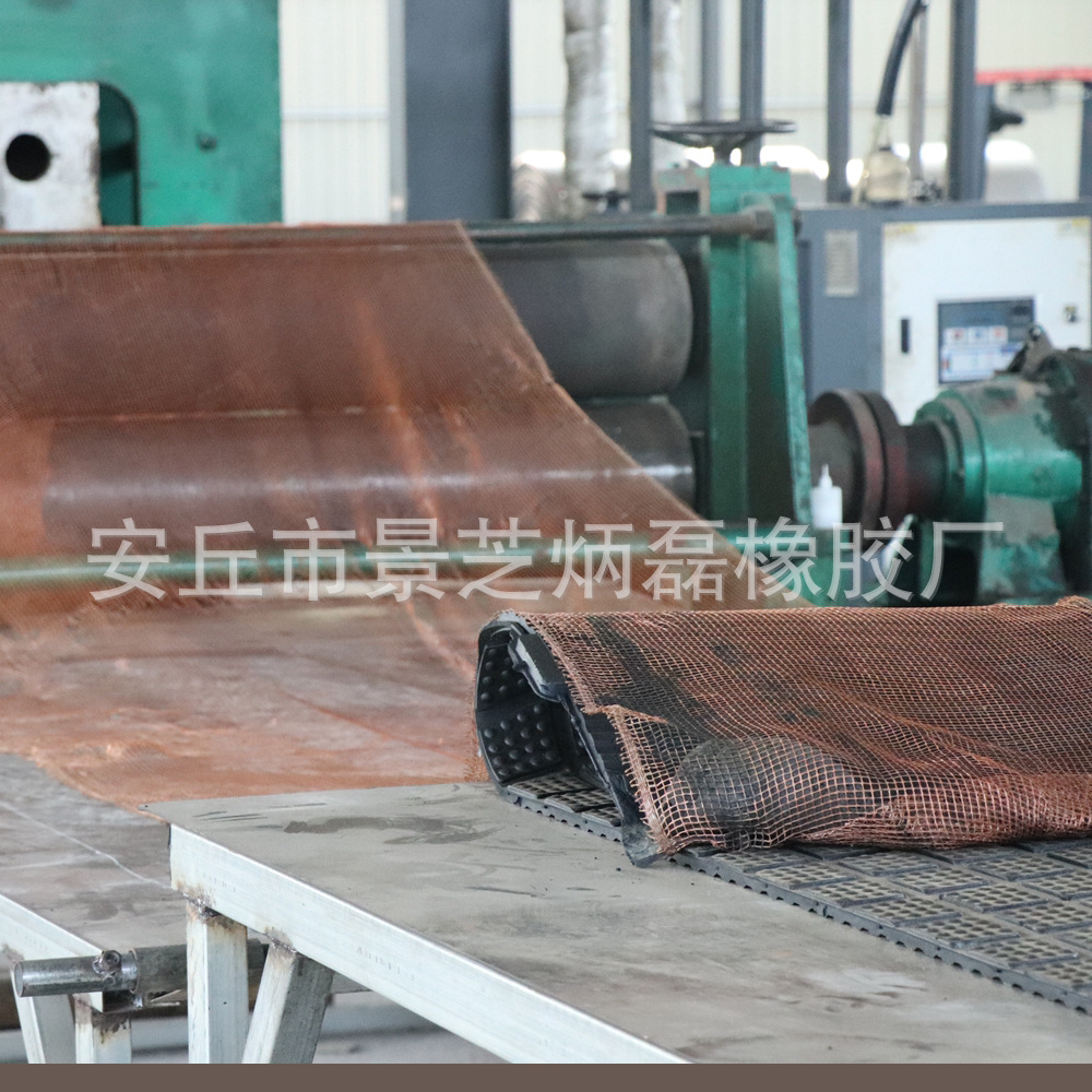 养殖场畜牧羊牛耐磨橡胶垫 牛床猪舍减震耐磨防滑垫 牛棚防滑垫