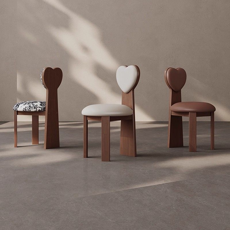 Heart-Shaped Vintage Dining Chair with Solid Wood Wabi-Sabi Style, Home-Use Soft Cushion Backrest Chair, French Restaurant Makeup, Mid-Century Designer
