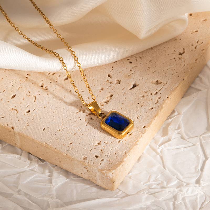 Blue diamond necklace [special offer]