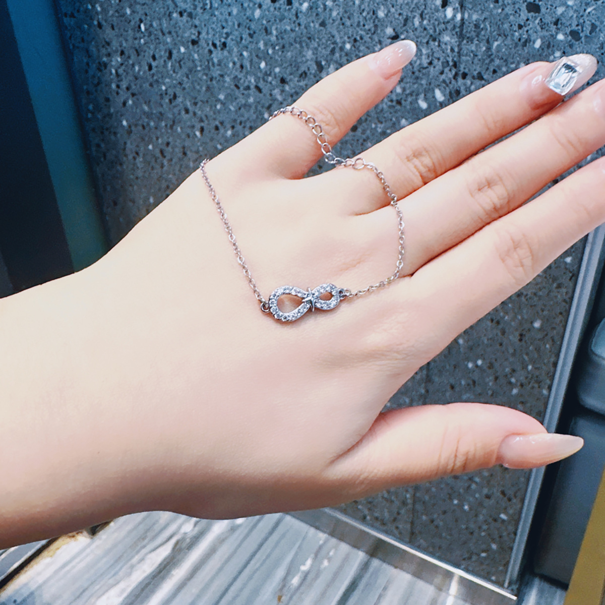 Teemantkäevõru naistele sädelev täht elegantsed ehted_voghion.com