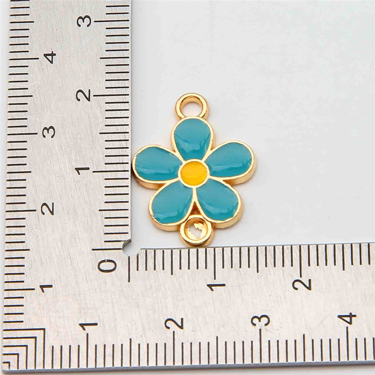 Colgante de doble colgante de aleación de goteo de aceite unilateral de cinco pétalos de flores coloridas flores DIY para hacer orejas colgante material de colgante de pulsera