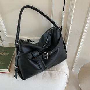 Retro capacious design one-shoulder bag, trend of season