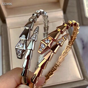�������������C�֭h Ů�߶˕r����߼��НM����C