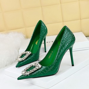 3391-K30 Korean Fashion Banquet High Heels Slim Heels, Shallow Mouth Pointed Lacquer Skin, Snake Pattern, Rhinestone But