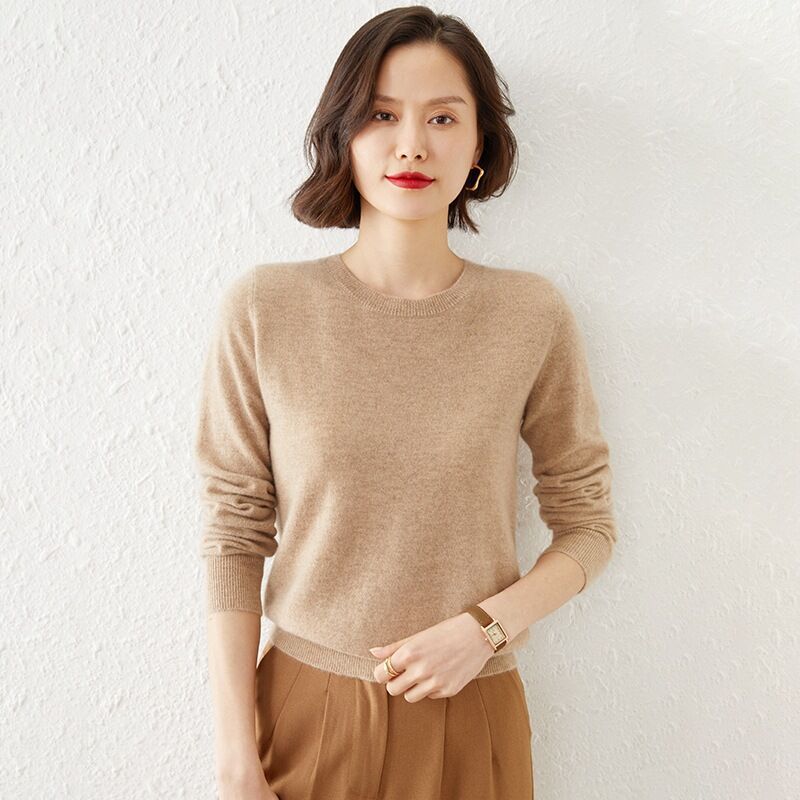 knitted base sweater with a round collar
