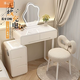 餐桌;布艺沙发;实木床