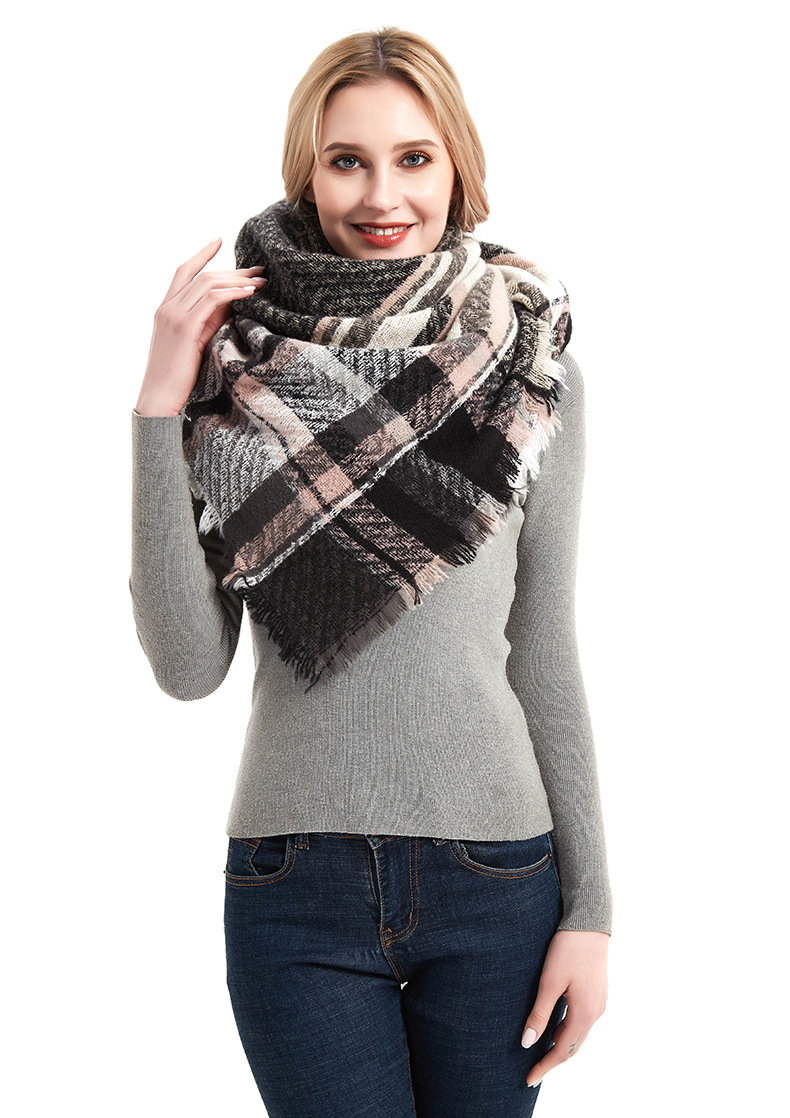 Chaud Européen Et Américain Automne Et Hiver Nouveau Modèle À Chevrons Petit Plaid Poils Carré Écharpe Split Triangle Châle Écharpe display picture 5