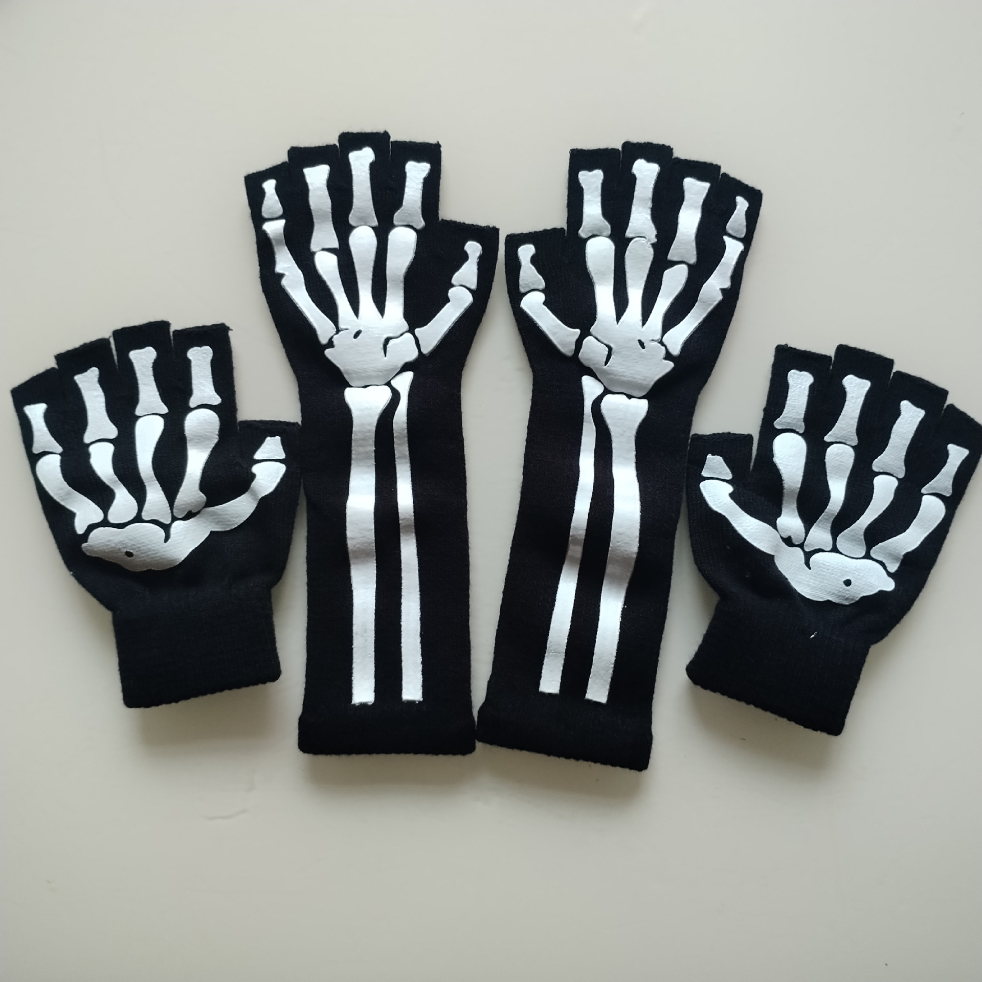 Cross-Border Skeleton Ghost Claw Gloves for Men and Women, Fashionable Half-Finger Long Gloves for Cycling, Halloween Parties, Unique Punk Style Gloves
