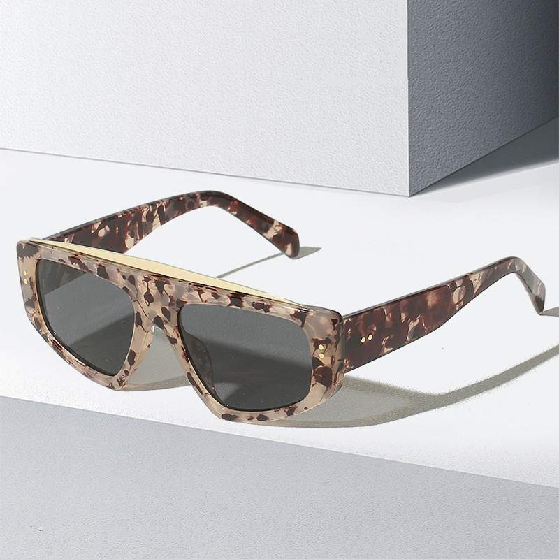 New Personalized Triangle Frame Sunglasses Fashion Rice Nail Men's and Women's Trend Sunglasses Versatile Sunshades 492_voghion.com