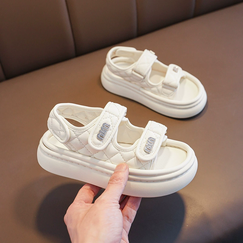 Сандалии для девочек 2025 летний новый стиль детская обувь детская спортивная обувь для детей дикая мягкая подошва детская пляжная обувь