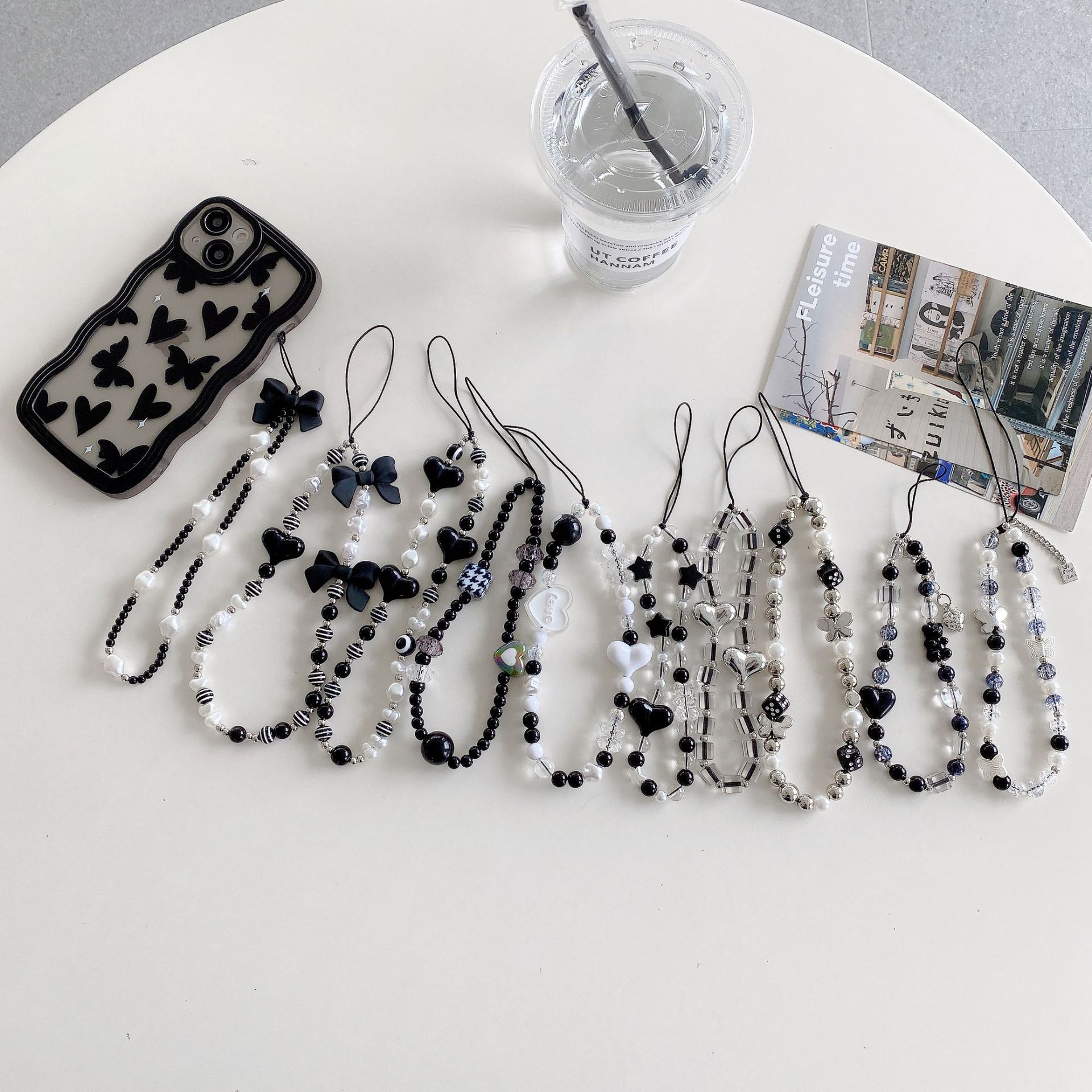 Mobile phone pearl with bow
