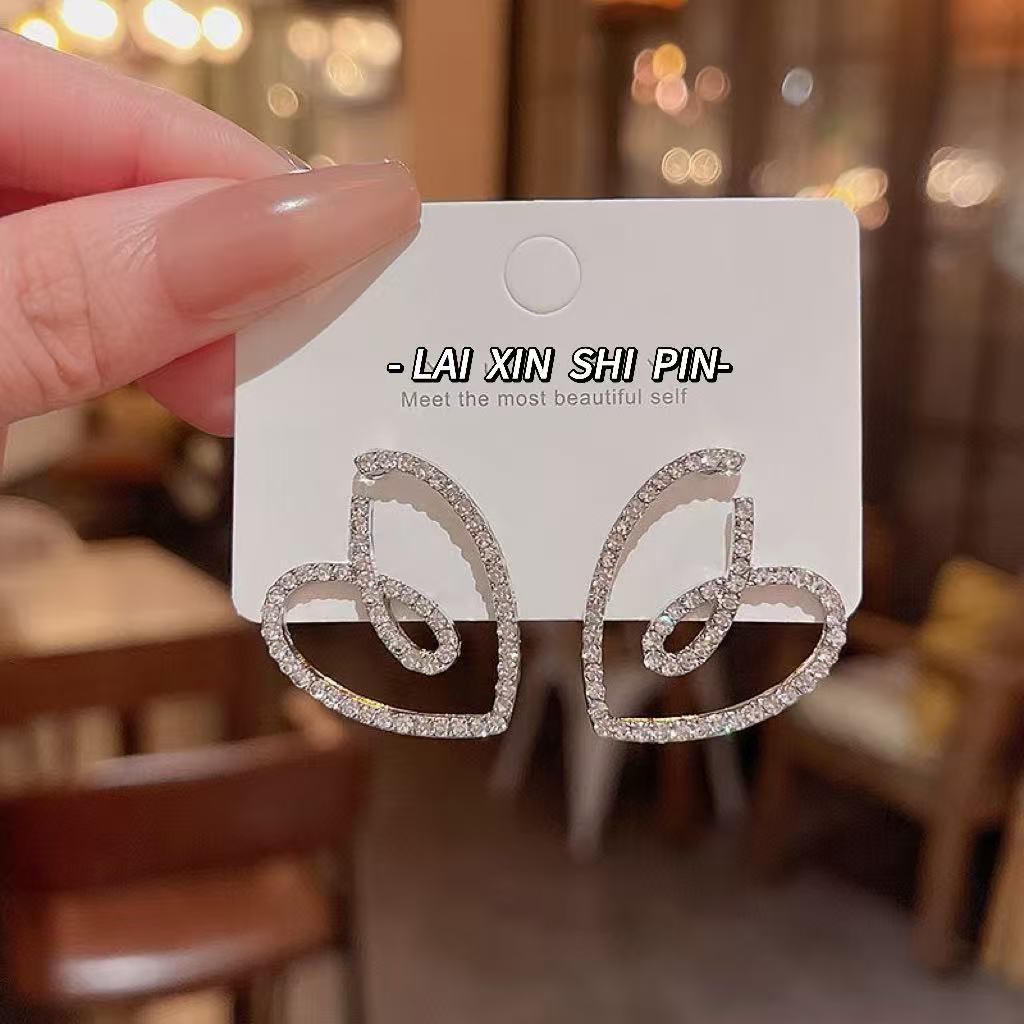 爱心耳钉2025年新款潮韩国气质网红耳钉女小众高级感耳饰满钻耳钉