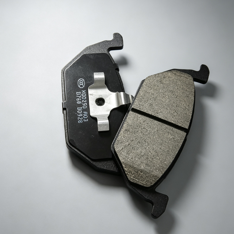 D768 ceramic car brake pads are suitable for various car models and serve as automotive parts for braking friction pads