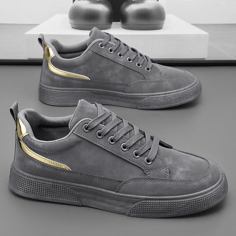 Zapatos de hombre primavera 2026 nuevos zapatos de skate transpirables de moda para hombres coreanos zapatos de cuero casuales de suela gruesa zapatos de moda resistentes al desgaste