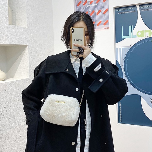 Korean-style trendy plush chain bag, stylish Instagram-inspired square bag for women, 2024 new crossbody shoulder bag—internet-famous and fashionable.