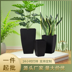 メーカー卸売りはプラスチック植木鉢の四角い口を厚くして砂を塗って植物の園芸をシミュレーションします。