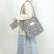 韩系ins印花帆布包斜挎大容量托特包2025卡其色豹纹包休闲单肩包