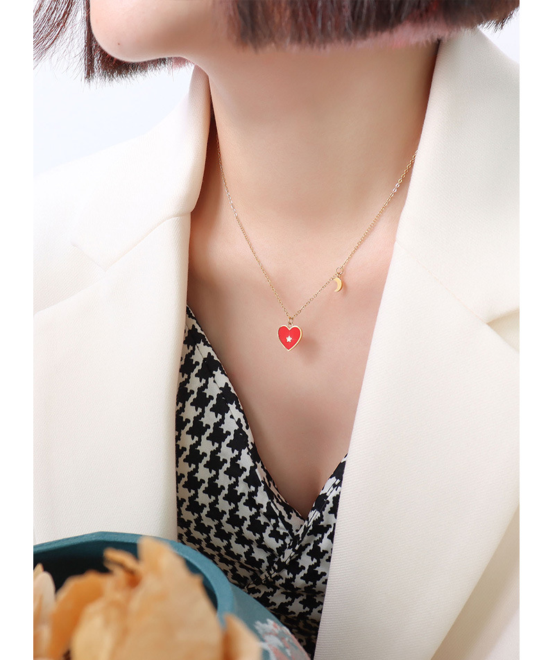 Small Design Sense Zircon Peach Heart Love Necklace Sweater Chain Titanium Steel Clavicle Chain Jewelry Spot display picture 4