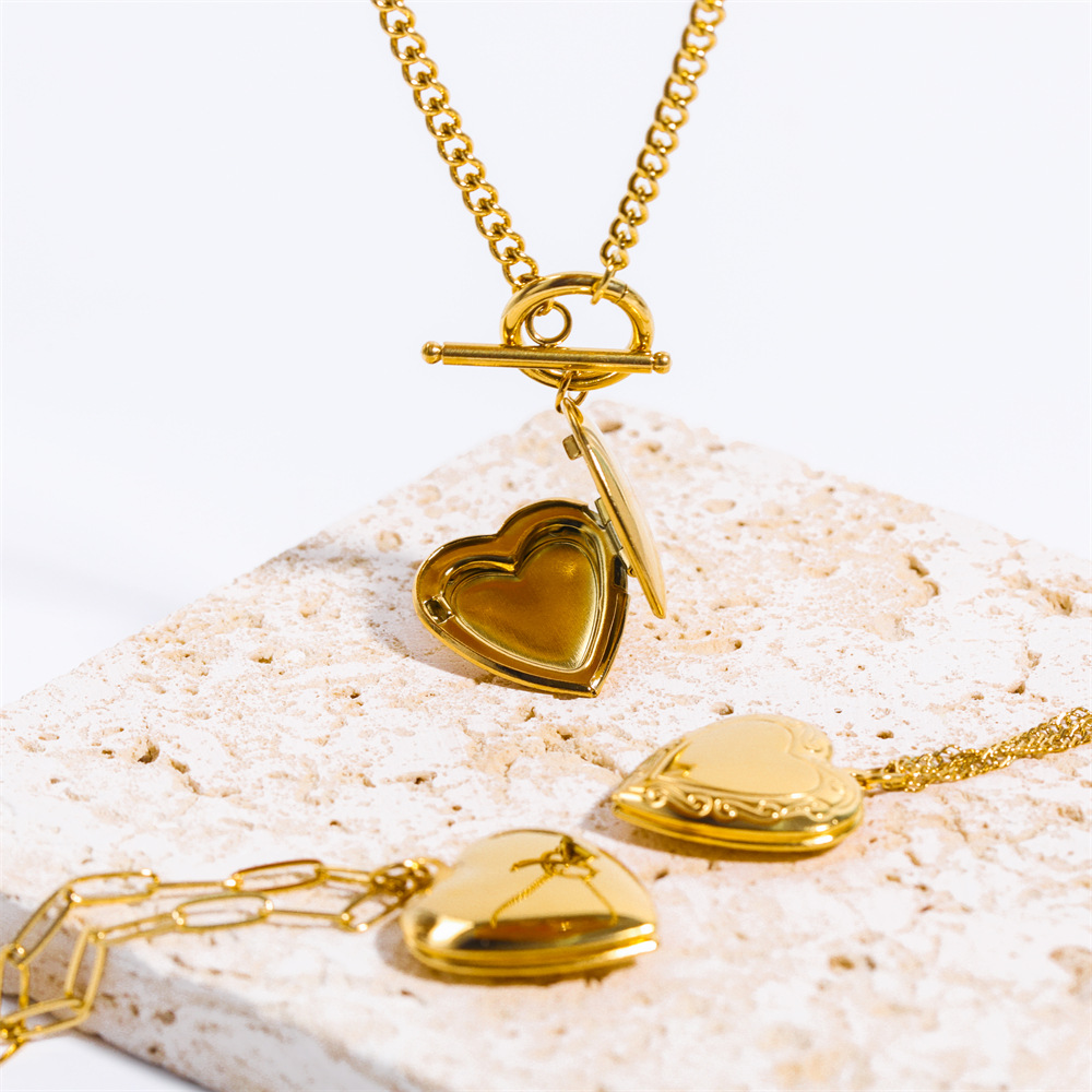 201 Stainless Steel 304 Stainless Steel Fashion Plating Heart Shape Pendant Necklace display picture 7