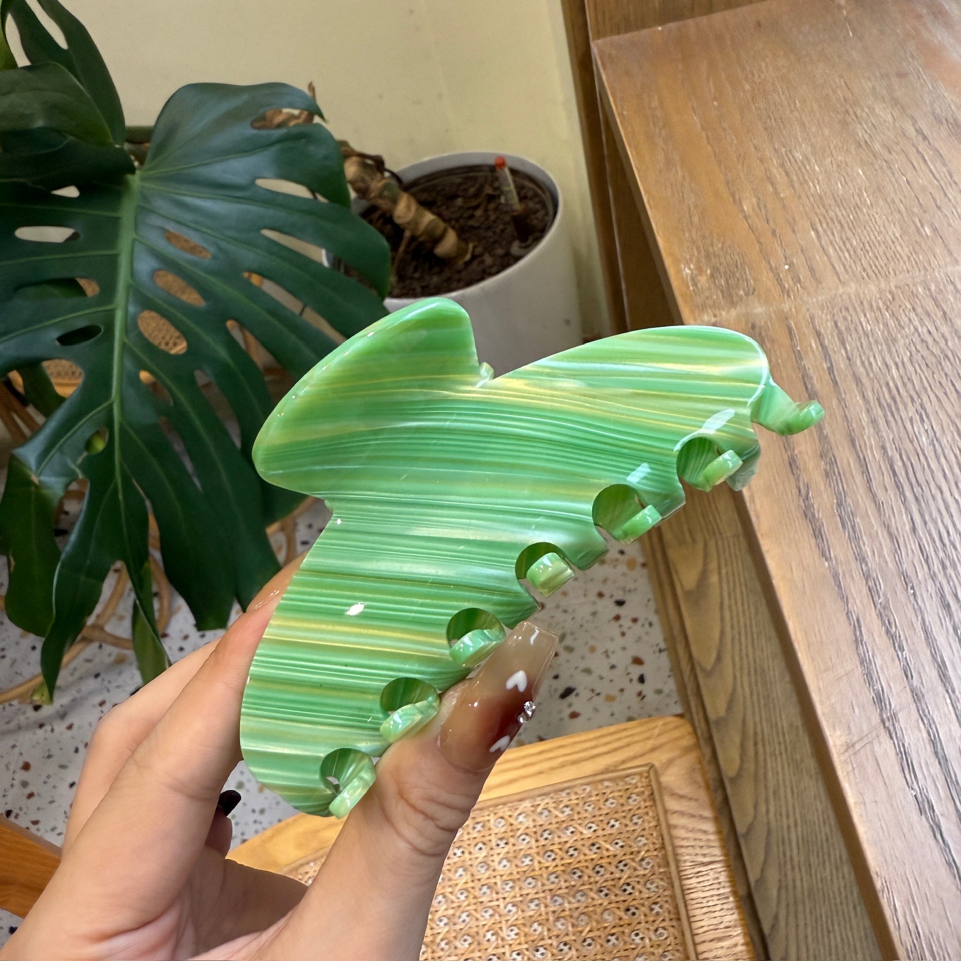 녹색, 금색, 녹색 줄무늬(약 10.5cm)