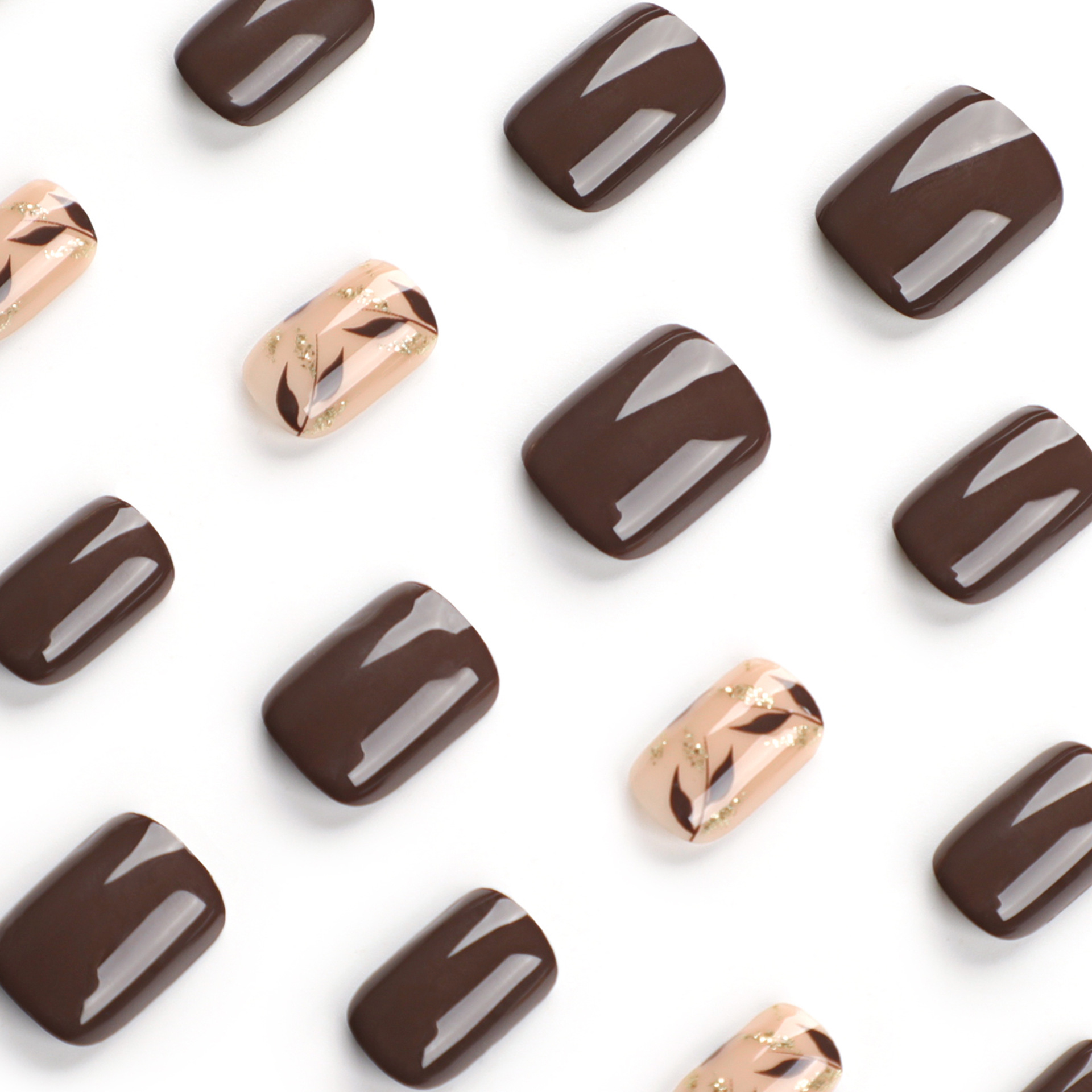 Brown desgaste uñas belleza pieza simple color sólido hojas uñas pegatinas pieza de uñas brillo dorado uñas falsas al por mayor