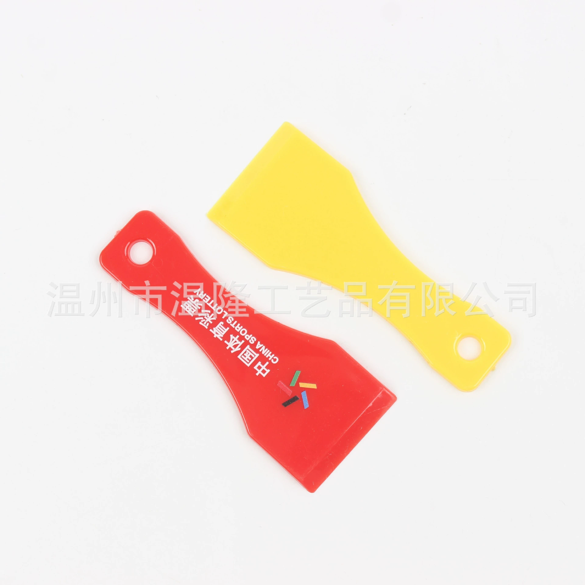 Можно печатать лотерейные скретч-карты, пластиковые скретч-карты для лотереи, моментальные скретч-карты для лотереи.