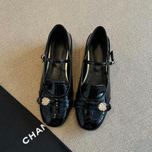 ��ʽ�¿��ɫɽ�軨����������ЬŮ�A�^һ�֎��\�چ�Ьƽ��СƤЬ