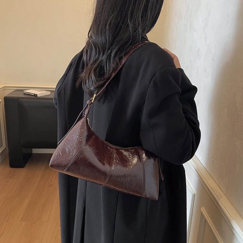 Transfronterizo retro cera de piel brazaleta bolso de mujer otoño / invierno 2025 nuevo simple bolso de hombro universal bolso de moda de mujer