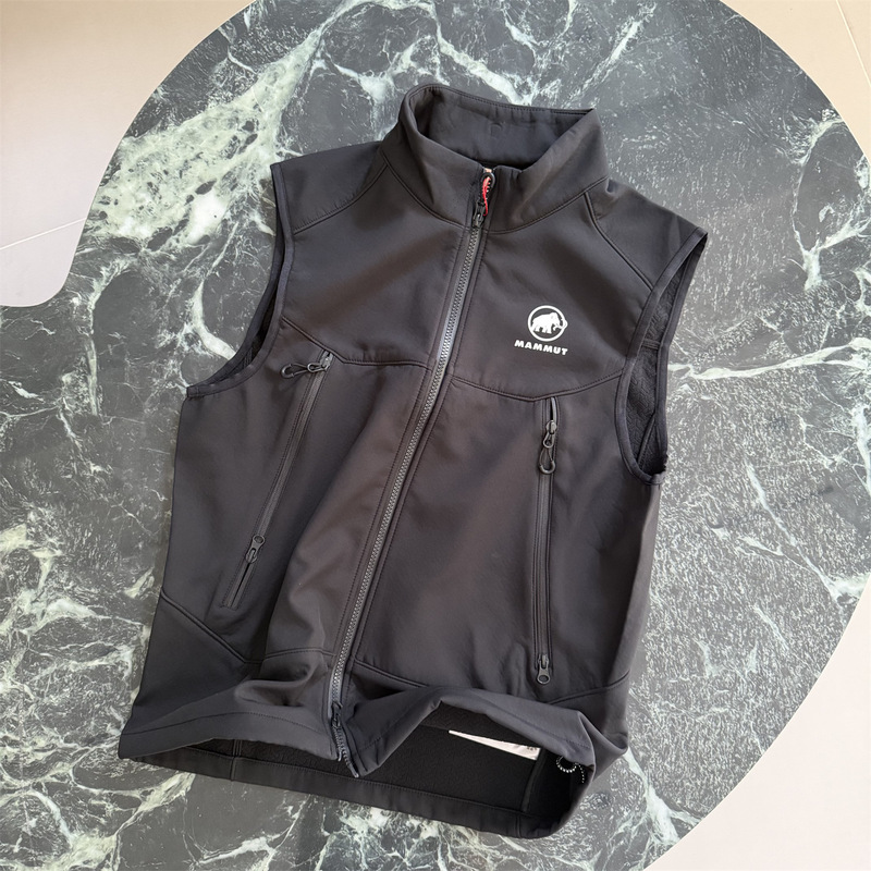 Mammoth Spring and Autumn New Men's Sleeveless Vest Outdoor Sports Casual Windproof and Water-Resistant Jacket Trendy Vest Mammoth Spring and Autumn New Men's Sleeveless Vest Outdoor Sports Casual Windproof and Water-Resistant Jacket Trendy Vest