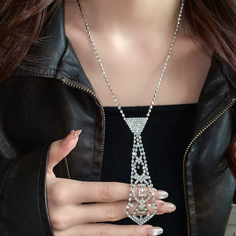 时尚满钻领带设计项链秋冬新款个性百搭高级感闪钻长款项链毛衣链