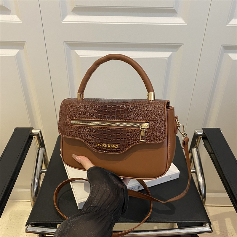 时尚复古鳄鱼纹拼接2025秋季新款潮拉链装饰单肩手提斜挎小方包女
