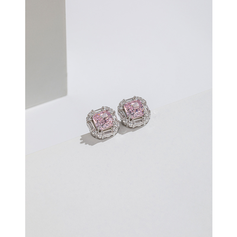 S925 plata esterlina Diamante de alto carbono diamante cuadrado aretes nicho femenino temperamento hielo flor Corte pendientes cuadrados exquisitos pendientes de alto grado