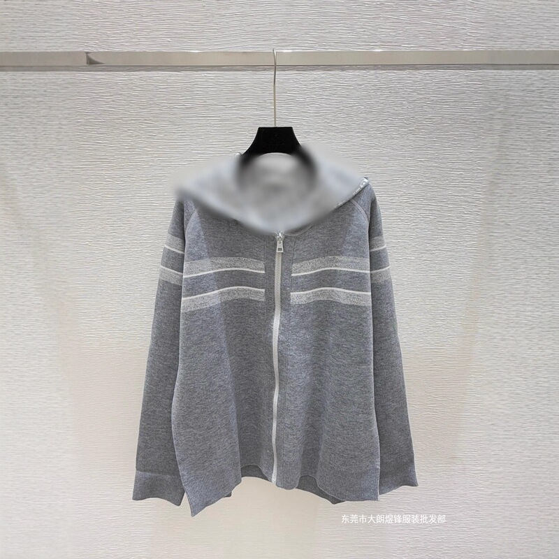 Shenzhen Nanyou Correct D Home High Version Cd Home 25 Early Autumn New Classic Presbyopic Hooded Reversible Knitted Sweater Shenzhen Nanyou Correct D Home High Version Cd Home 25 Early Autumn New Classic Presbyopic Hooded Reversible Knitted Sweater