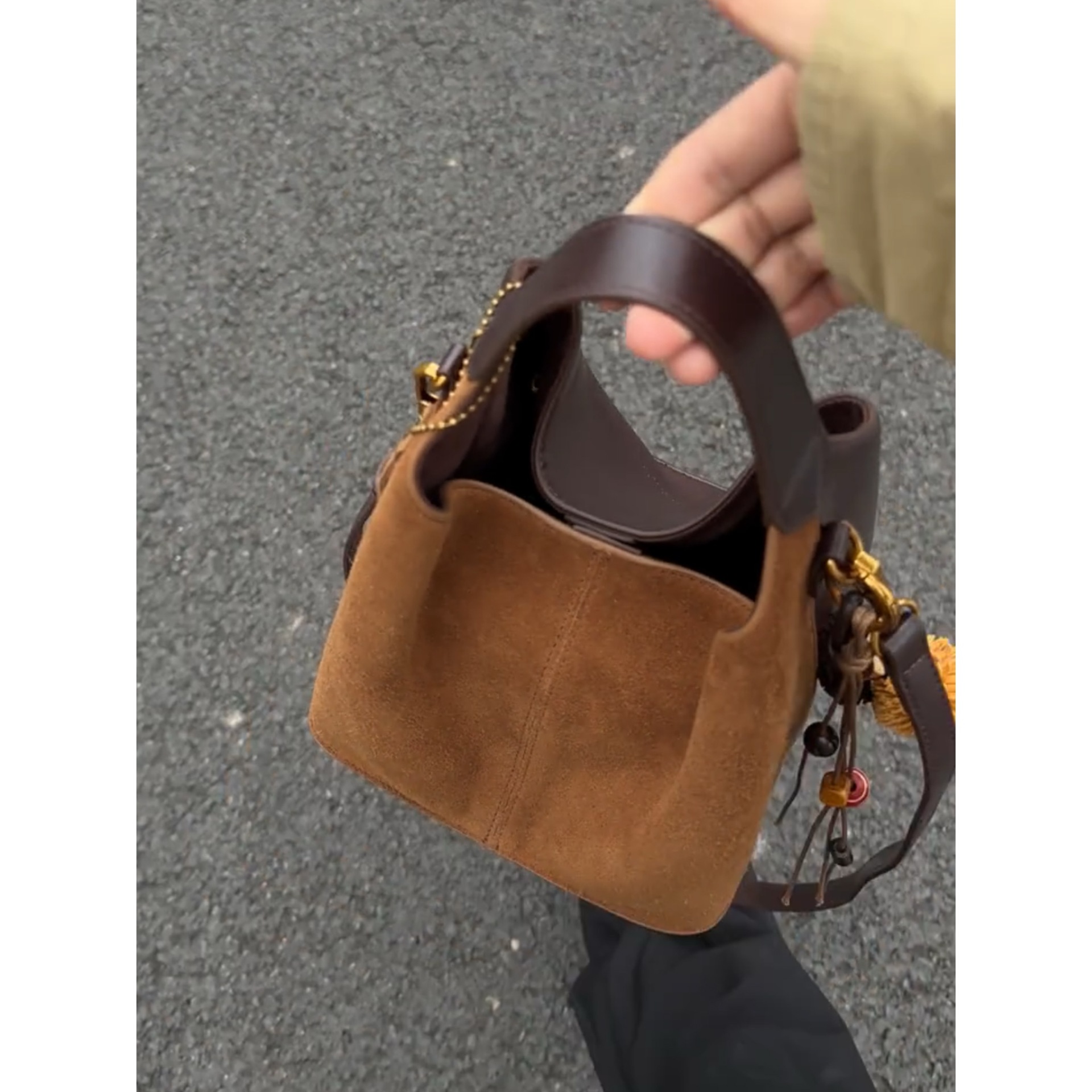 Autumn/Winter Retro Large Capacity Matte Handheld Bucket Bag For Women 2026 New Work Commuter Shoulder Crossbody Bag - Thumbnail 3