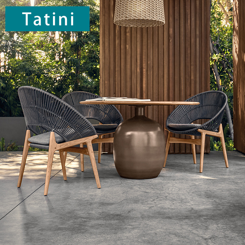 Mesas y sillas de madera maciza para exteriores, muebles de ocio para patio de villa, conjunto de sillas de comedor de teca y ratán impermeables y resistentes al sol para jardín o balcón.