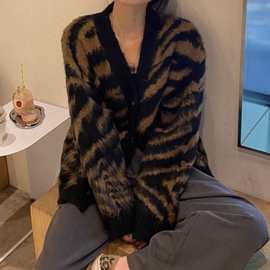 定制加工秋冬韩版复古斑马纹毛衣外套女软糯宽松慵懒风开衫
