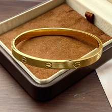 �¿���N�����C�W��Ůʿ����18K����ɫ��朕r�в��P����C