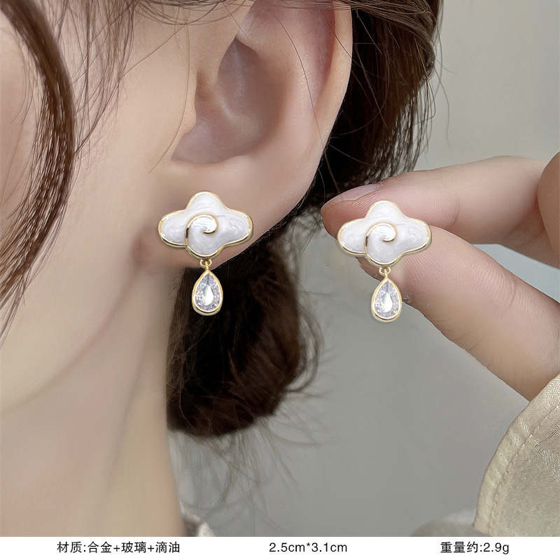 S925銀真珠の花のピアスの女性の贅沢な高級感があります。|undefined
