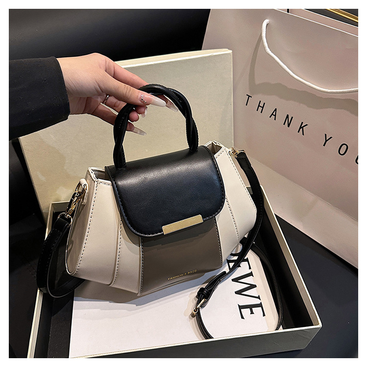 577g Weight Polyester Lining Material Zipper Closure Type Single Shoulder Strap Strap Type Crossbody Bag Bags Type Casual, Daily Occasion Pu Leather Material Color Block Pattern All Seasons Season Women's Gender Streetwear Style Square Shape Medium Size Women's Medium Pu Leather Color Block Streetwear Square Zipper Crossbody Bag 35