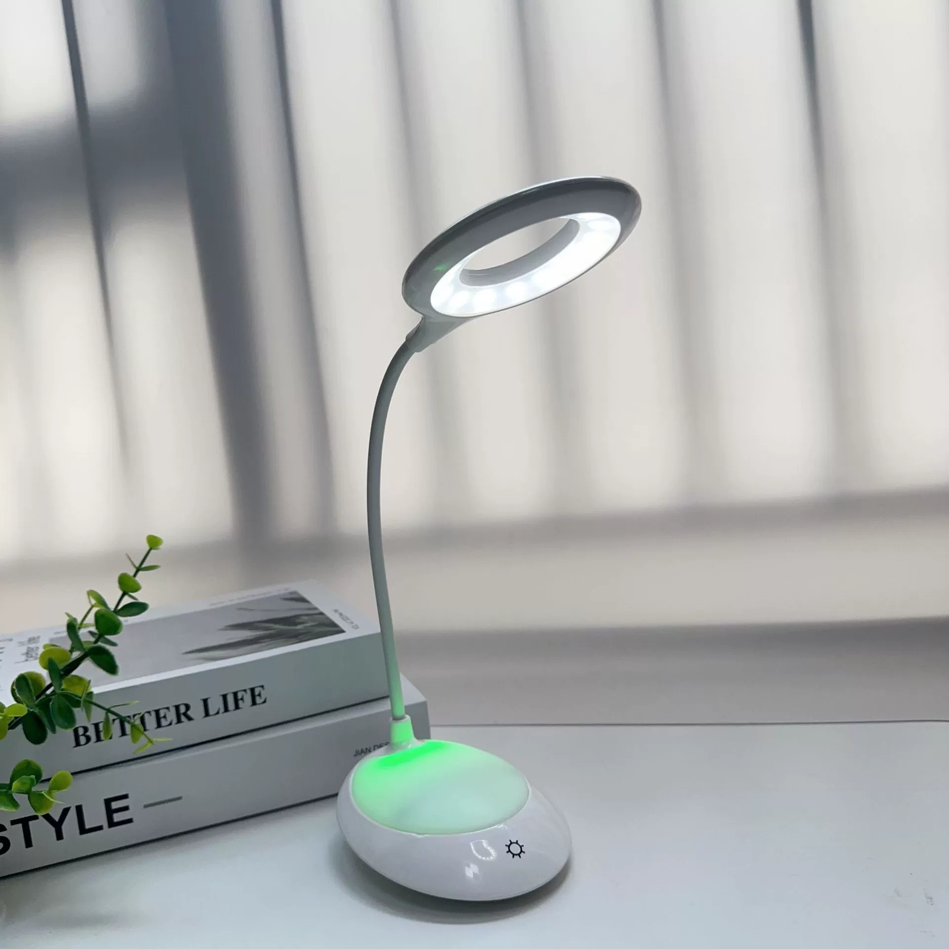 Динамическая красочная светодиодная настольная лампа сенсорная, чтобы научиться читать светящийся свет настольная лампа красочный драгоценный камень настольная лампа модный ветер настольная лампа