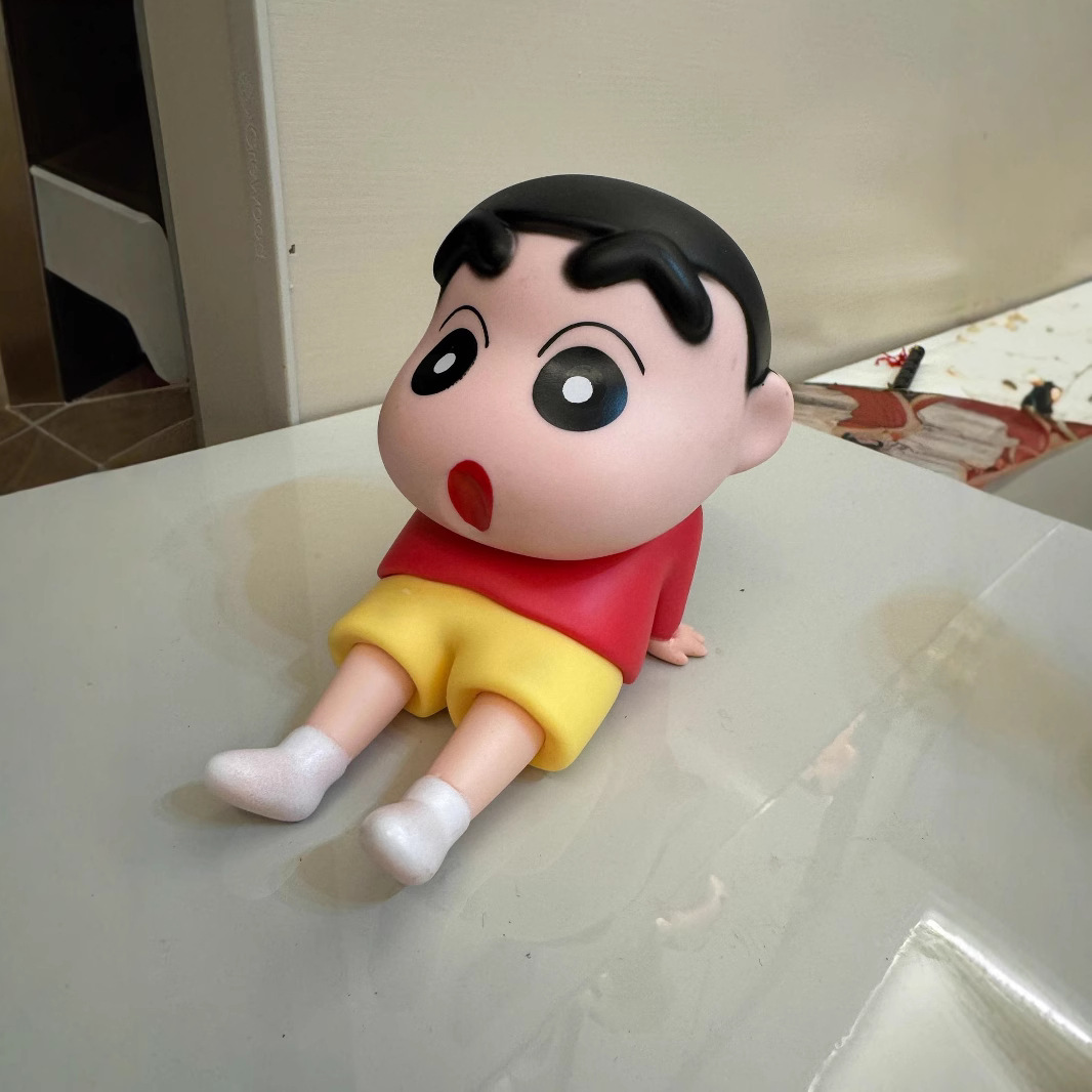 RIMAN CRAYON XIAO XIN A DAI 휴대 전화 브래킷 장식품 인터넷 연예인 애니메이션 와일드 소스 데스크톱 모델 타이드 플레이 인형 수제