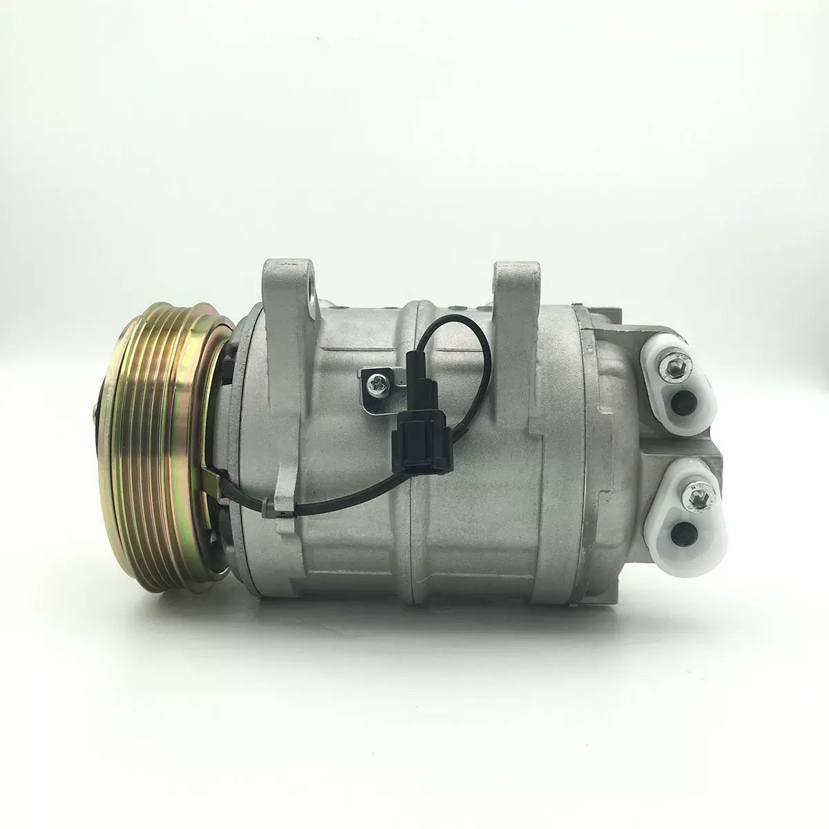 适用于日产URVAN汽车空调压缩机506011-9250 92600VW100