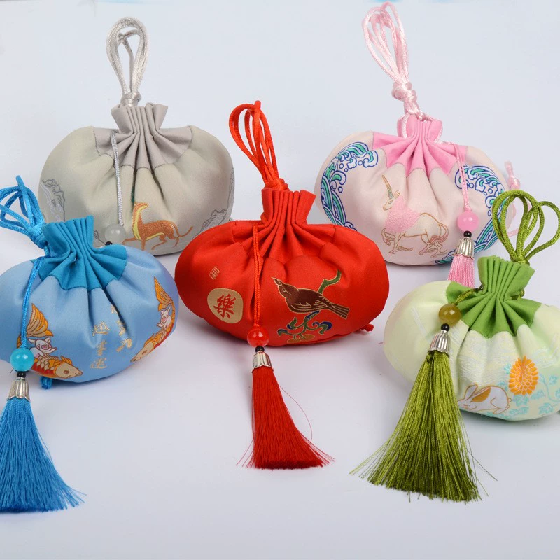 Оптовая продажа традиционных китайских аксессуаров в стиле ханьфу: сумочки, подвесные украшения, портативные ароматические мешочки, счастливые мешочки, ароматические мешочки с животными, пустые ароматические мешочки.