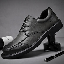 新款男士时尚复古雕花拼接休闲皮鞋舒适透气低帮系带头层牛皮皮鞋