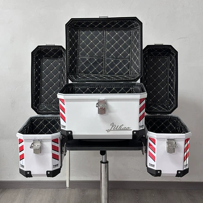 Large-Capacity Motorcycle Tail Box, Side: Motorcycle trunk