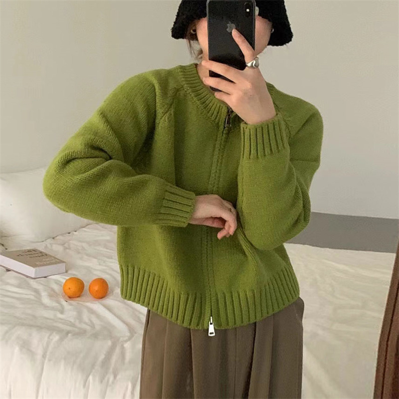 Gray Short Sweater Jacket Women's Autumn and Winter 2025 New Loose Thickeneded Zipper Cardigan Long-Sleeved Knitted Top